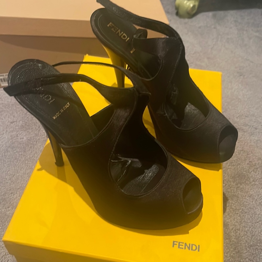 Fendi Vintage Pumps